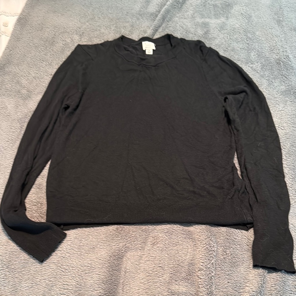 Women’s Black form fitted Sweater